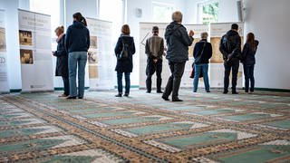 Rund 1.000 Moscheegemeinden bundesweit laden am 3. Oktober 2024 wieder interessierte Besucherinnen und Besucher zum "Tag der offenen Moschee" ein.