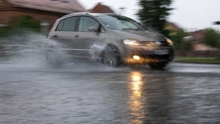 Der Deutsche Wetterdienst sagt Starkregen in Rheinland-Pfalz voraus.