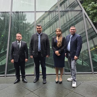 Die verbliebenen Mitglieder der Freie Wähler-Landtagsfraktion - Stephan Wefelscheid, Helge Schwab, Lisa-Marie Jeckel und Patrick Kunz (v. li.) - haben beim rheinland-pfälzischen Landtag die Anerkennung einer Parlamentarischen Gruppe beantragt. 