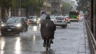 Für den Donnerstag gibt es in Rheinland-Pfalz eine Unwetterwarnung mit viel Regen und Wind. 