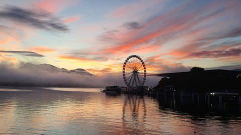 Blick von der Seebrücke Luzern über den Vierwaldstättersee zur Rigi