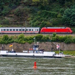 Die Landesregierung kritisiert, dass einige Fernzüge durchs Mittelrheintal ab dem nächsten Fahrplanwechsel nicht mehr fahren sollen.