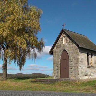 Kleine Kapelle am Wegesrand