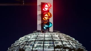 Ampel vor dem Reichstag: Die Ampel-Koalition ist Geschichte