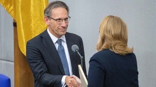 Der Mainzer Jörg Kukies (SPD) hat im Bundestag seinen Amtseid als Bundesfinanzminister abgelegt.