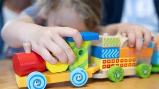 Der rheinland-pfälzische Landtag debattiert heute über die Lage der Kindertagesstätten, die CDU will das Kita-Gesetz reformieren.