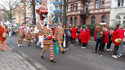 Die berühmten Mainzer "Schwellköpp" dürfen auch auf dem Kinder- und Jugendmaskenzug nicht fehlen.