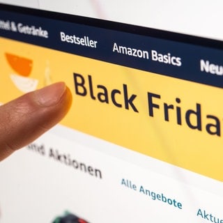 Werbung für Black-Friday-Angebote. Vorsicht vor Fakeshops!