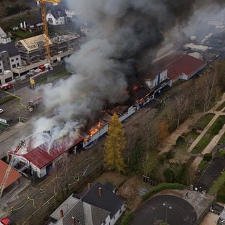 In Adenau hat ein Baumarkt Feuer gefangen. Verletzt wurde niemand.