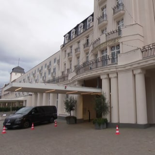 In diesem Hotel treffen sich die Umweltminister von Bund und Ländern zu einer dreitägigen Konferenz. Hauptthema: der Hochwasserschutz.