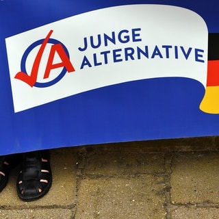 Die AfD will eine neue Jugendorganisation gründen und sich von der bisherigen Jungen Alternative (JA) trennen. 