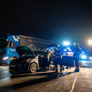 Ein schwerer Unfall hat am Montagnachmittag für lange Staus auf der A60 bei Mainz gesorgt