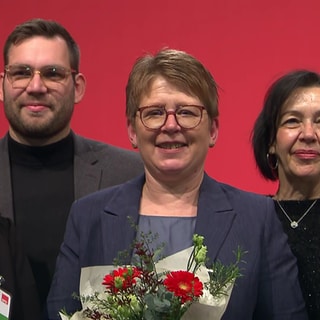 Die Bundestagsabgeordnete Tanja Machalet (2.v.r.) steht auf Platz 1 der SPD-Landesliste für die Bundestagswahl. 