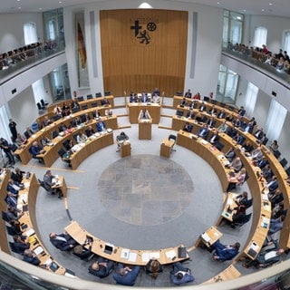 Der rheinland-pfälzische Landtag berät abschließend über den Doppelhaushalt 20252026.