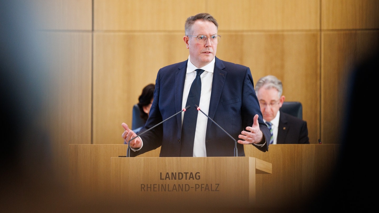 Der Landtag in RLP hat nach zweitägiger Debatte den Doppelhaushalt 2025/2026 beschlossen.