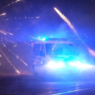 Polizei und Feuerwehr ziehen eine positive Bilanz der Silvesternacht in RLP.