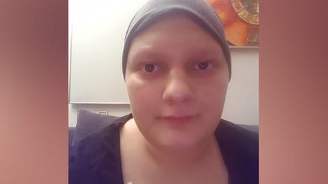 Nina Jäger nach ihrer achten Chemotherapie Ende 2019. Heute ist die Frau aus Kaiserslautern geheilt. 