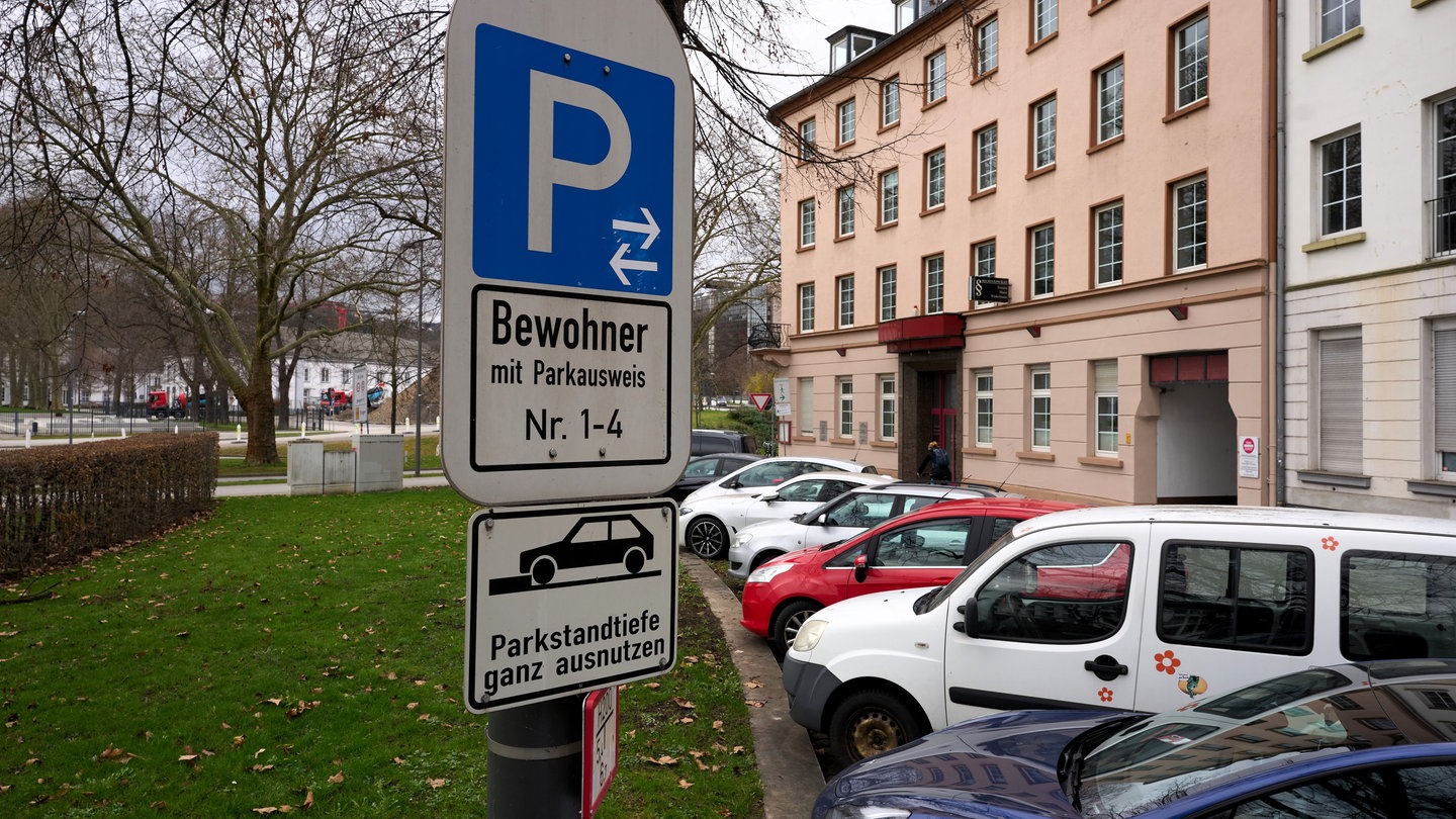 Parken-f-r-Anwohner-immer-teurer-Stadt-Mainz-verteilt-Kn-llchen