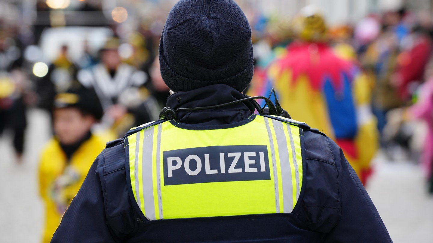 karneval-und-fastnacht-ber-5-000-polizeikr-fte-sollen-f-r-sicherheit-sorgen