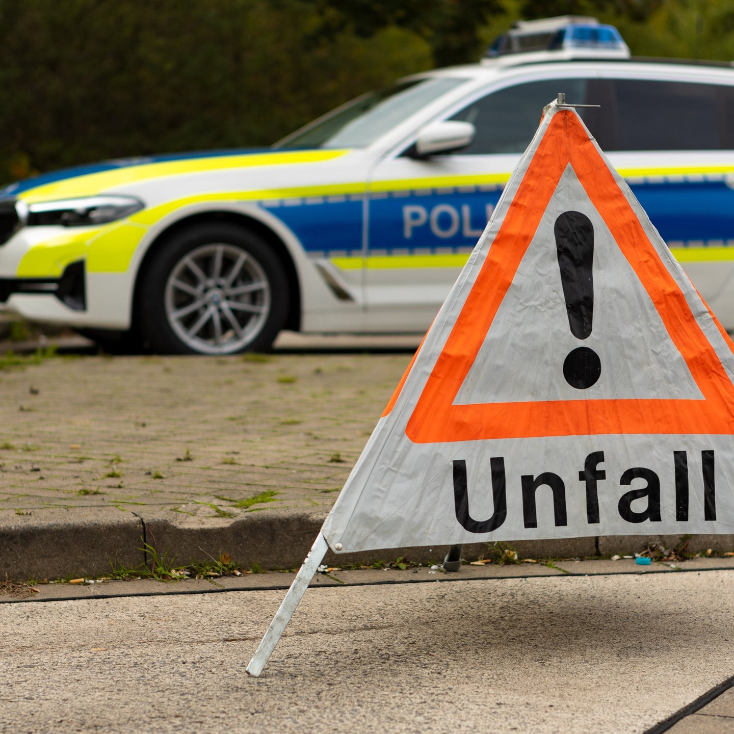 Unfall: Autofahrer Kollidiert In Stuttgart Mit Krankenwagen - SWR Aktuell