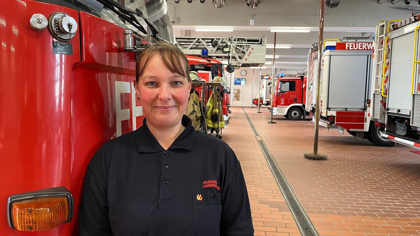 Freiwillige Feuerwehr Kaiserslautern Ernennt Erste Zugführerin - SWR ...