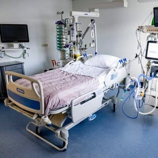 Das Städtische Krankenhaus in Pirmasens musste sich in den vergangenen Tagen immer wieder von der Notfallversorgung abmelden. Es seien einfach zu viele Patienten, die wegen der Hitze oder Corona in die Klinik kamen.
