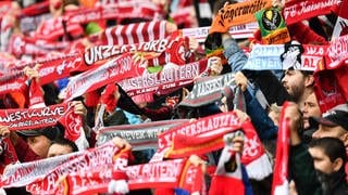Der 1. FC Kaiserslautern richtet ab dem Heimspiel gegen den FC St. Pauli eine zentrale Anlaufstelle für Fans ein, die im Stadion Zeuge von Rassismus und Diskriminierung geworden sind und den Vorfall melden wollen.