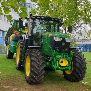 Nachhaltiger Traktor von John Deere an der TU Kaiserslautern