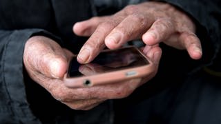 Polizei Kaiserslautern kann Senior vor Betrug am Smartphone bewahren