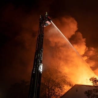 Beim Brand in einem Heizungsbaubetrieb in Kaiserslautern ist ein hoher Schaden entstanden.