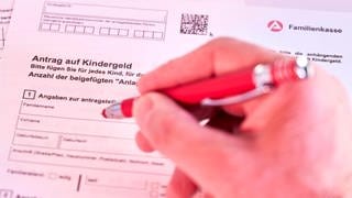 Streit um Kindergeld: Das Finanzgericht Rheinland-Pfalz rügt die Agentur für Arbeit Kaiserslautern, weil sie auf eine Anfrage nicht reagiert hat.