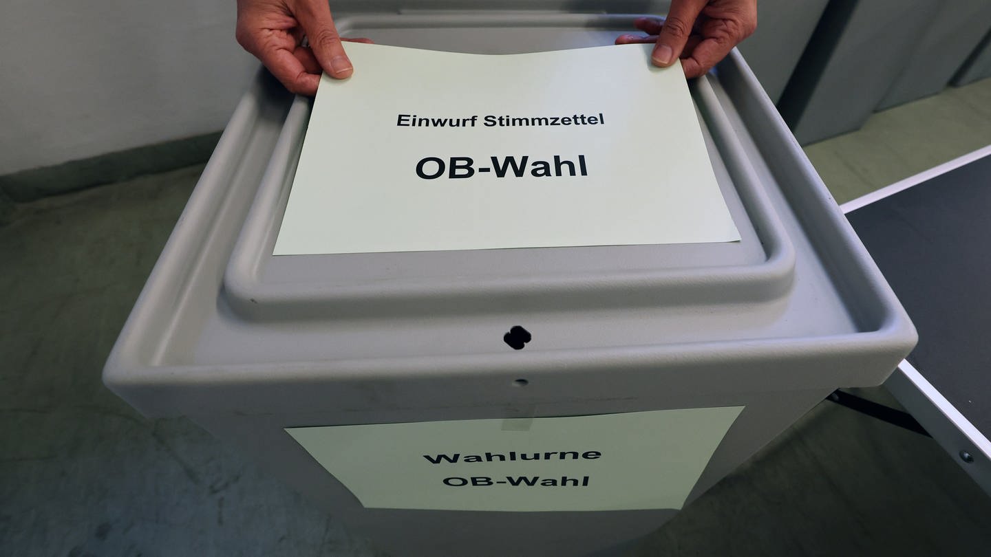 Wahlurne für OB-Stichwahl in Kaiserslautern