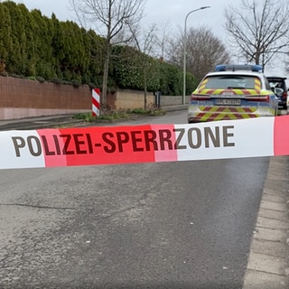 Absperrband der Polizei in Sembach bei Kaiserslautern.