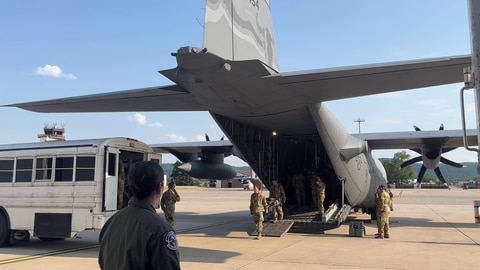 Unter dem Titel Air Defender 23 führt die NATO in diesen Wochen Militärübungen durch. Auf der Air Base in Ramstein (Pfalz) proben Streitkräfte die Rettung von Verwundeten.