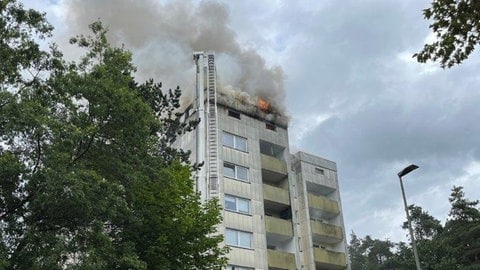 Brennendes Hochhaus in Landstuhl