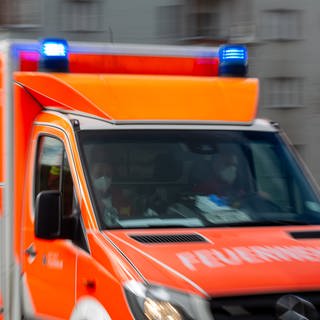 Rettungswagen - Unfall mit vier verletzten Schwestern in Homburg