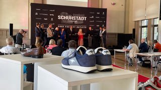Bei einer offiziellen Veranstaltung hat die Stadt Pirmasens heute den Startschuss ihrer neuen Schuhstadt-Kampagne gestartet.