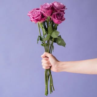 Falsche Rosenverkäuferinnen sammeln in Pirmasens angeblich Geld für die Tafel. 