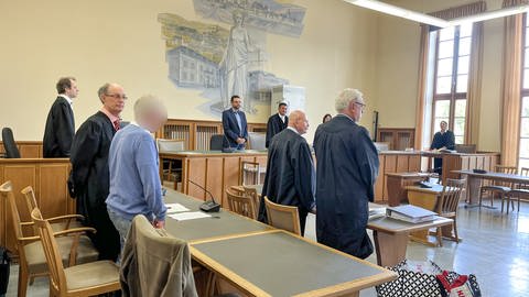 Zwei Ex-Mitarbeiter der VR Bank vor dem Landgericht Zweibrücken