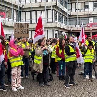 Große Streikaktion mit Demo auf dem Gelände der Uni Kaiserslautern