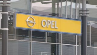 Opel-Logo mit Schriftzug