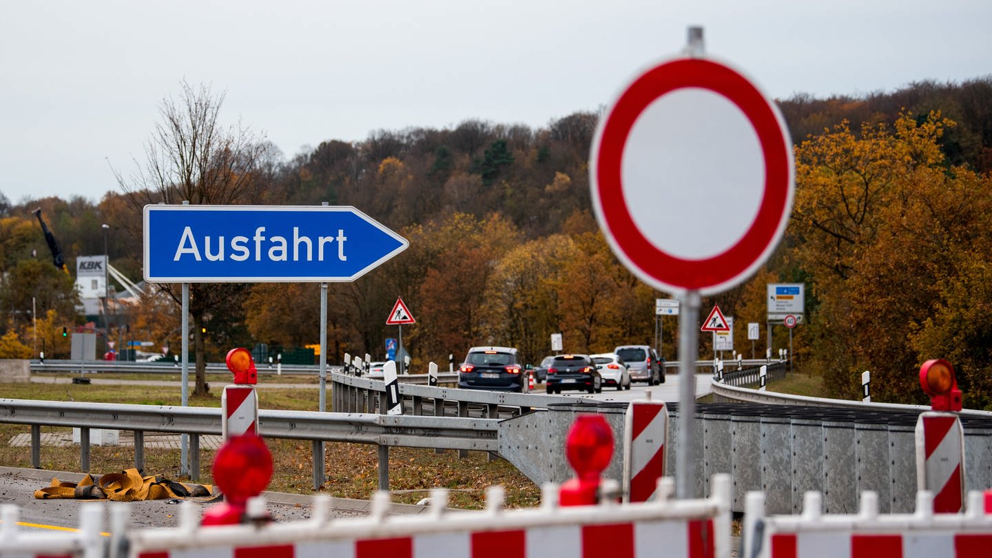 A63 in Fahrtrichtung Mainz ist am Wochenende wegen Bauarbeiten gesperrt.