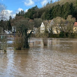 In Odenbach steigt der Pegel des Glan weiter