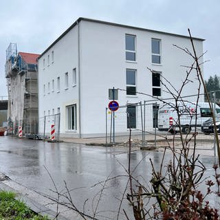 In Winnweiler am Donnersberg entsteht in einem ehemaligen Bahnhofsgebäude eine Einrichtung, in der Kinder und Jugendliche betreut werden.