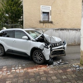 Eingeschlafen am Steuer, Auto Totalschaden.