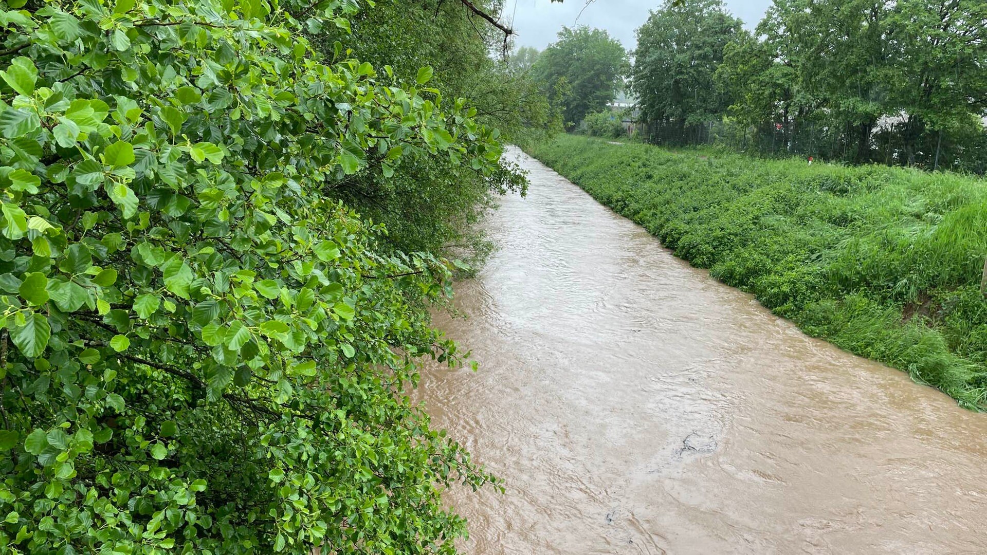 Hochwasser Lage In Teilen Der Südwestpfalz Weiter Angespannt Swr Aktuell