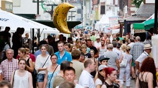 Das Altstadtfest in Kaiserslautern zieht traditionell viele Besucher an.