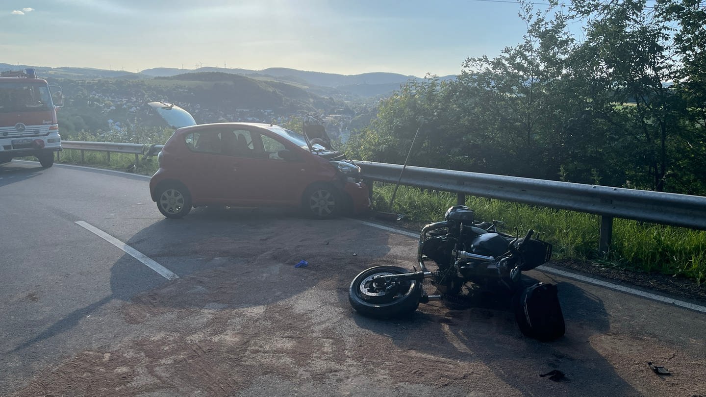 Bei einem Unfall zwischen Kusel und Haschbach ist ein Motorradfahrer ums Leben gekommen.