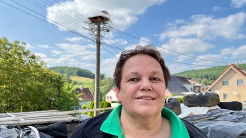 Christine Fauß, die Vorsitzende des Tierschutzvereins im Landkreis Kusel, hat auch bei sich Zuhause im Kreis Kusel Besuch von Störchen bekommen. 
