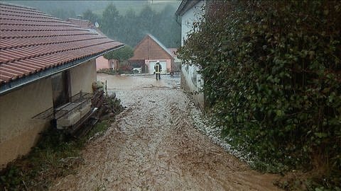 Starkregen und Überschwemmungen im September 2014 in Teschenmoschel im Donnersbergkreis.